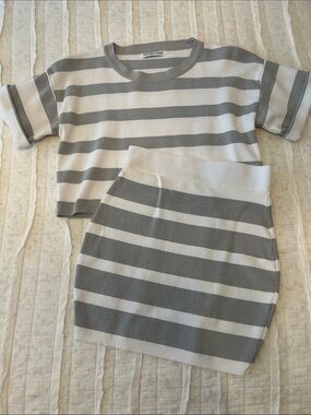 Women’s Striped Short-Sleeve Top & Skirt Set - Gray & White Striped